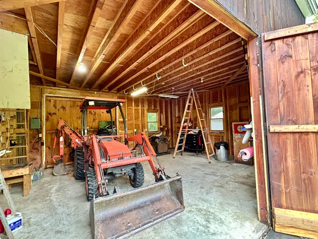 $533,000 | 3 Old County Road South, Francestown, NH 03043