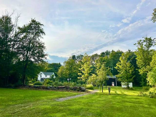 $533,000 | 3 Old County Road South, Francestown, NH 03043