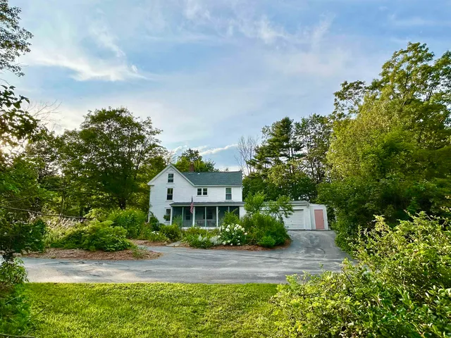 $533,000 | 3 Old County Road South, Francestown, NH 03043
