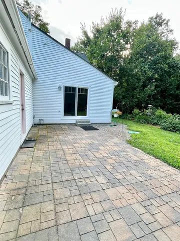 $533,000 | 3 Old County Road South, Francestown, NH 03043