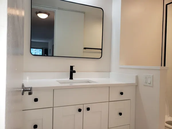 $2,500 | 535 North Michigan Avenue, Unit 1508, Chicago, IL 60611