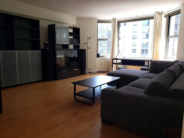 $2,500 | 535 North Michigan Avenue, Unit 1508, Chicago, IL 60611