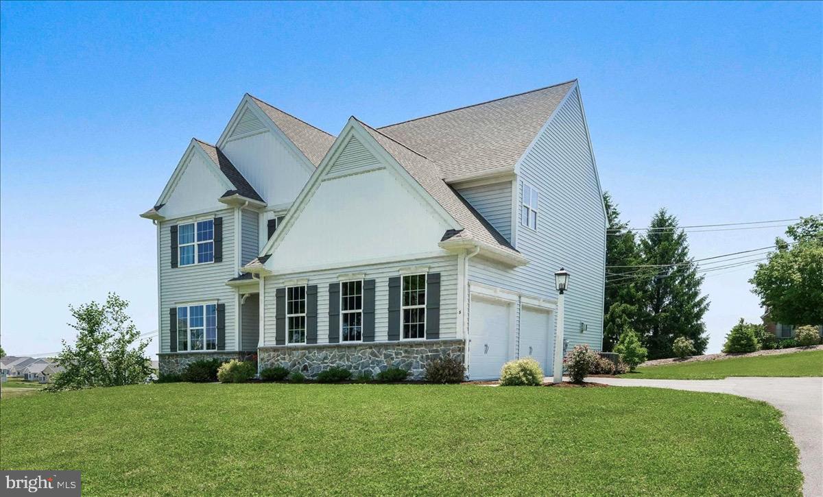 15 Springview Drive Lititz, PA 17543 - Photo 3 of 31 Front view