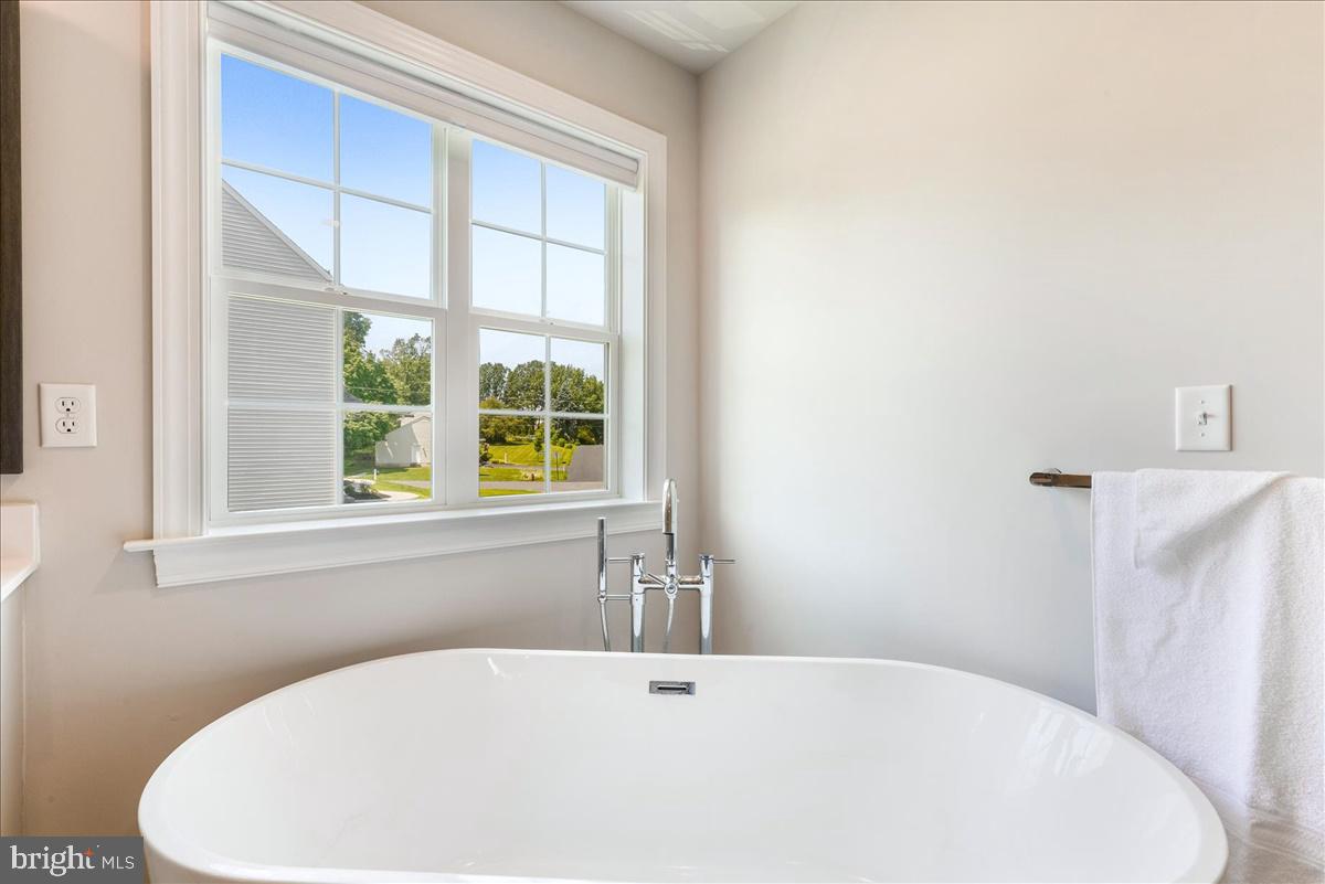15 Springview Drive Lititz, PA 17543 - Photo 22 of 31 Enjoy the soaking tub!