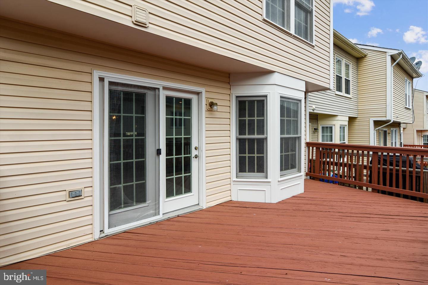 14386 Silo Valley View Centreville, VA 20121 - Photo 12 of 24 IT REALLY IS A LARGE DECK!