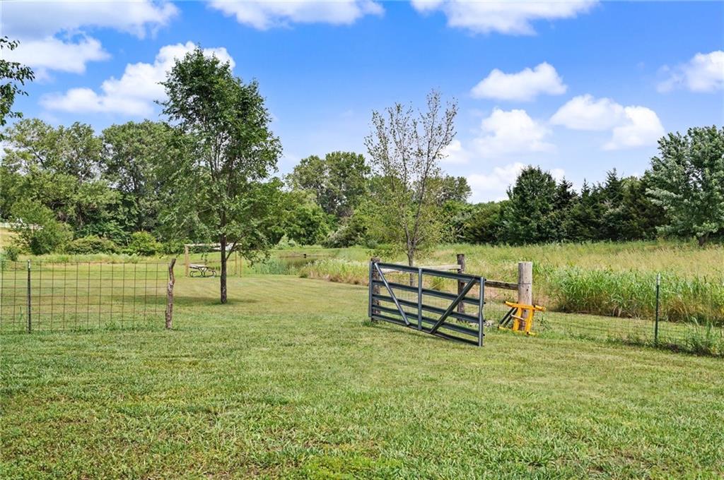 1748 East 800 Road Lawrence, KS 66049 - Photo 36 of 56