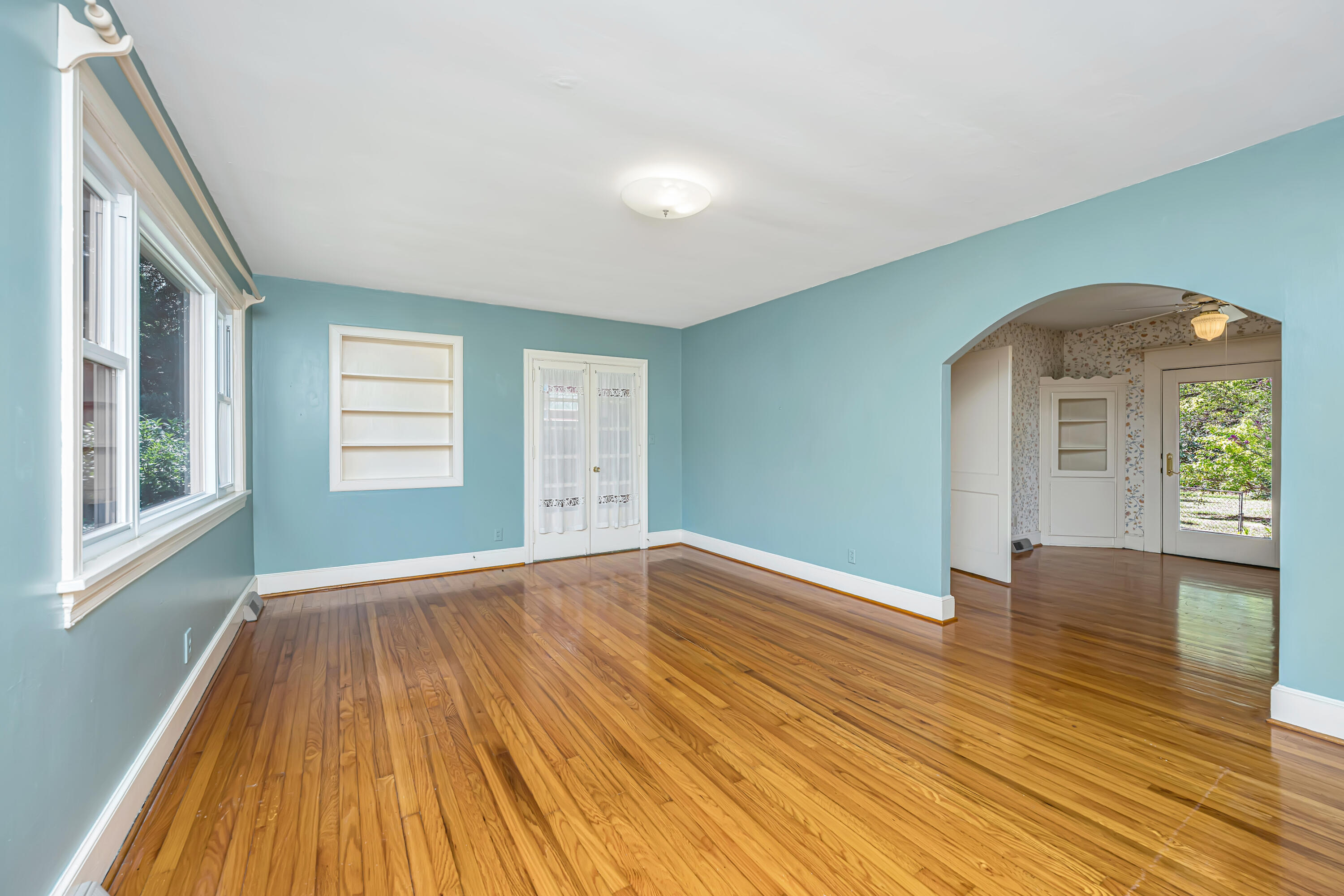 279 Hawthorne Street Mount Pleasant, SC 29464 - Photo 5 of 40 279 Hawthorne St
