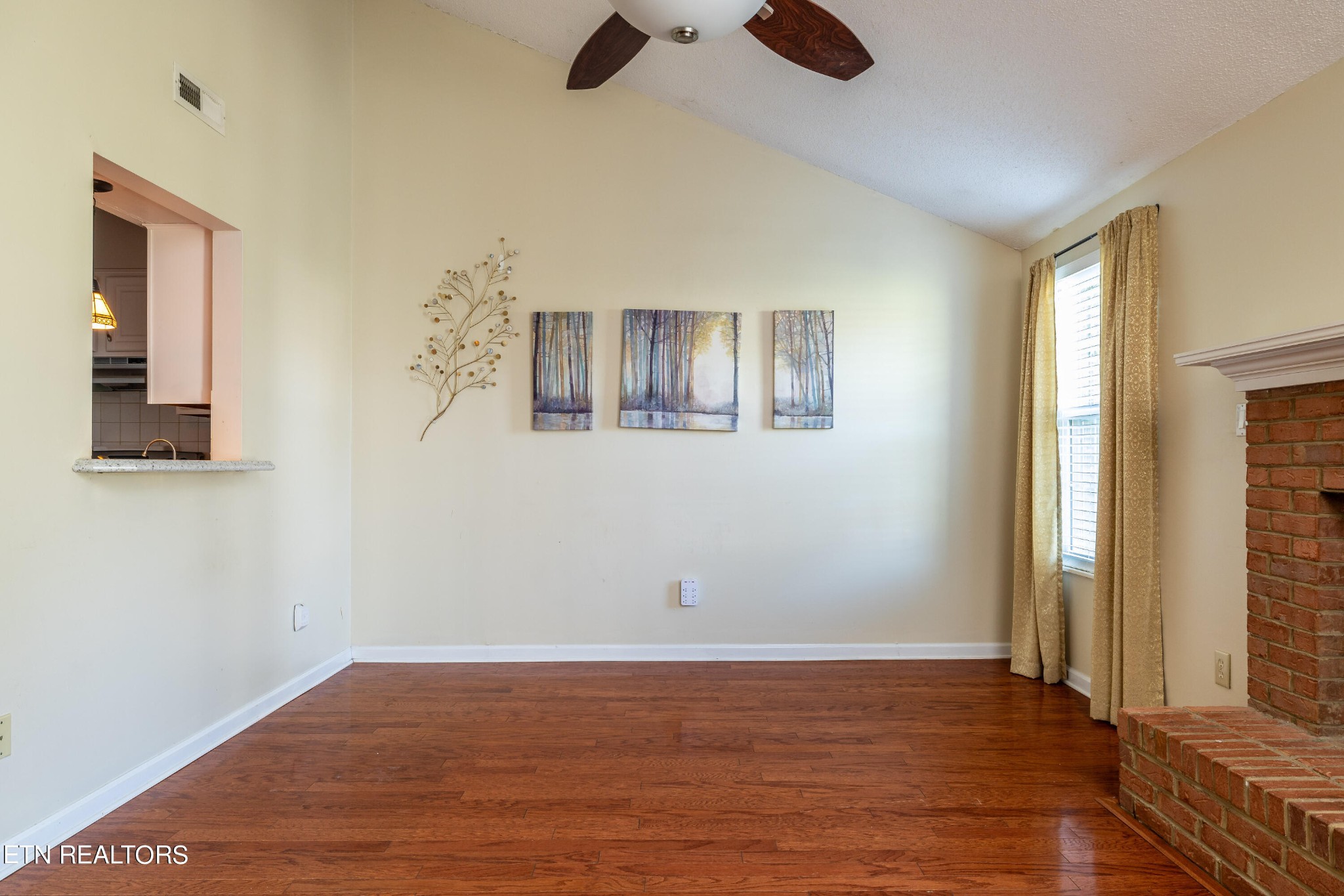 8017 Keybridge Way Powell, TN 37849 - Photo 4 of 12 Gallery Image 4