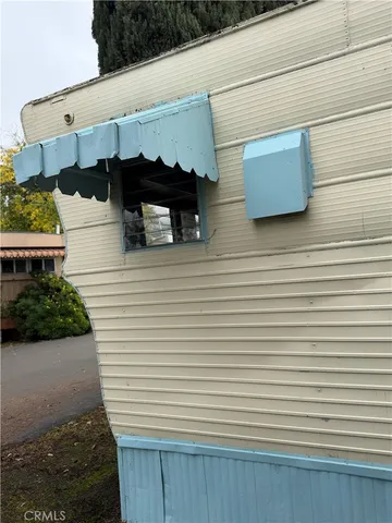 a view of a back yard of the house