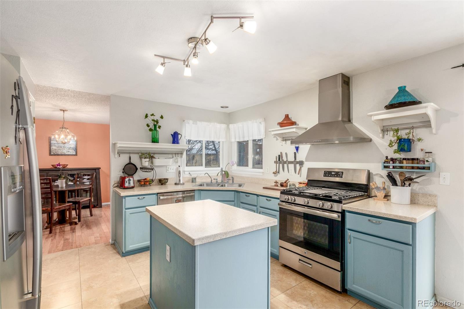 165 Yellowfield Way Erie, CO 80516 - Photo 13 of 40