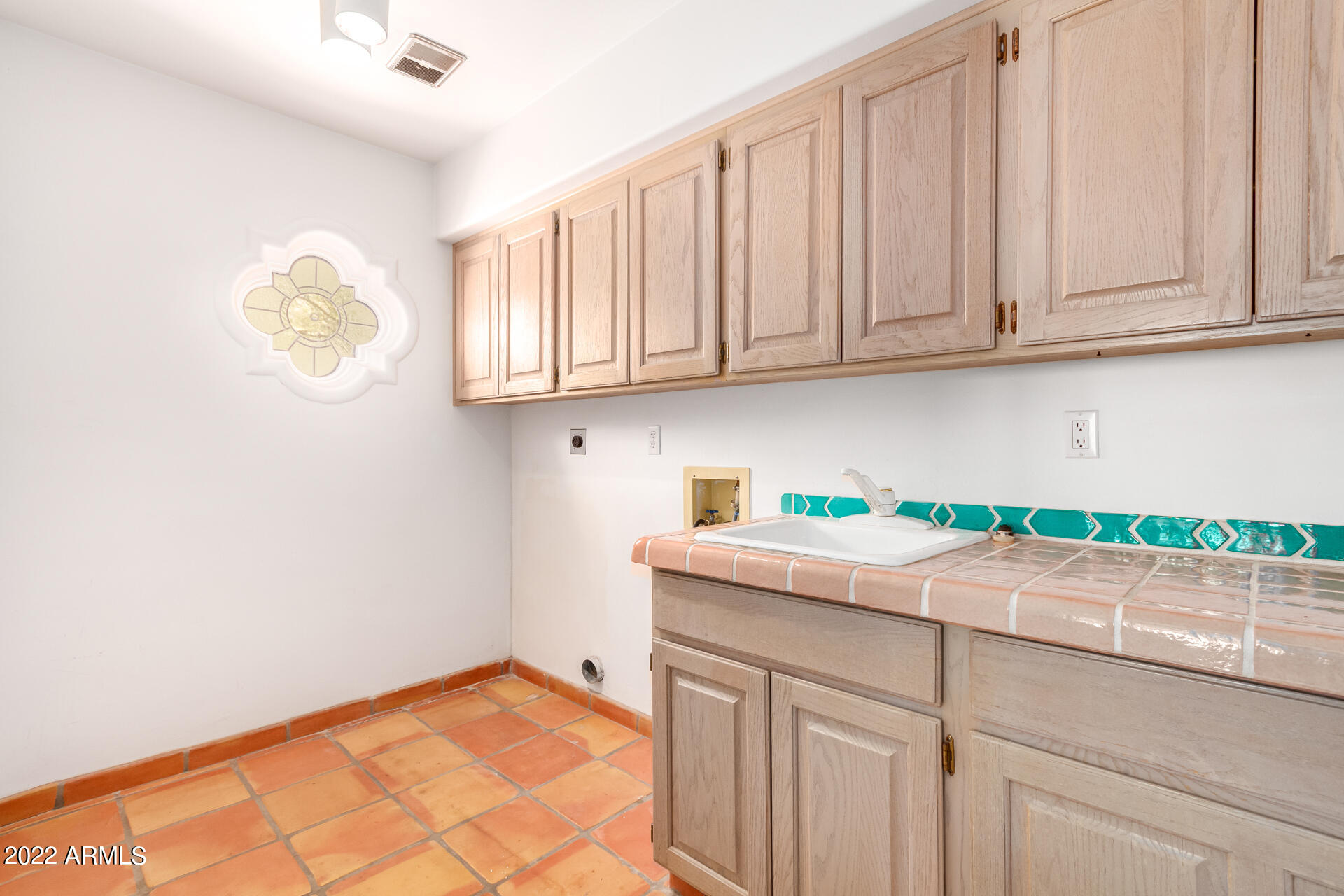 2201 East Mountain View Road Phoenix, AZ 85028 - Photo 13 of 62 0018-18 Mountain View