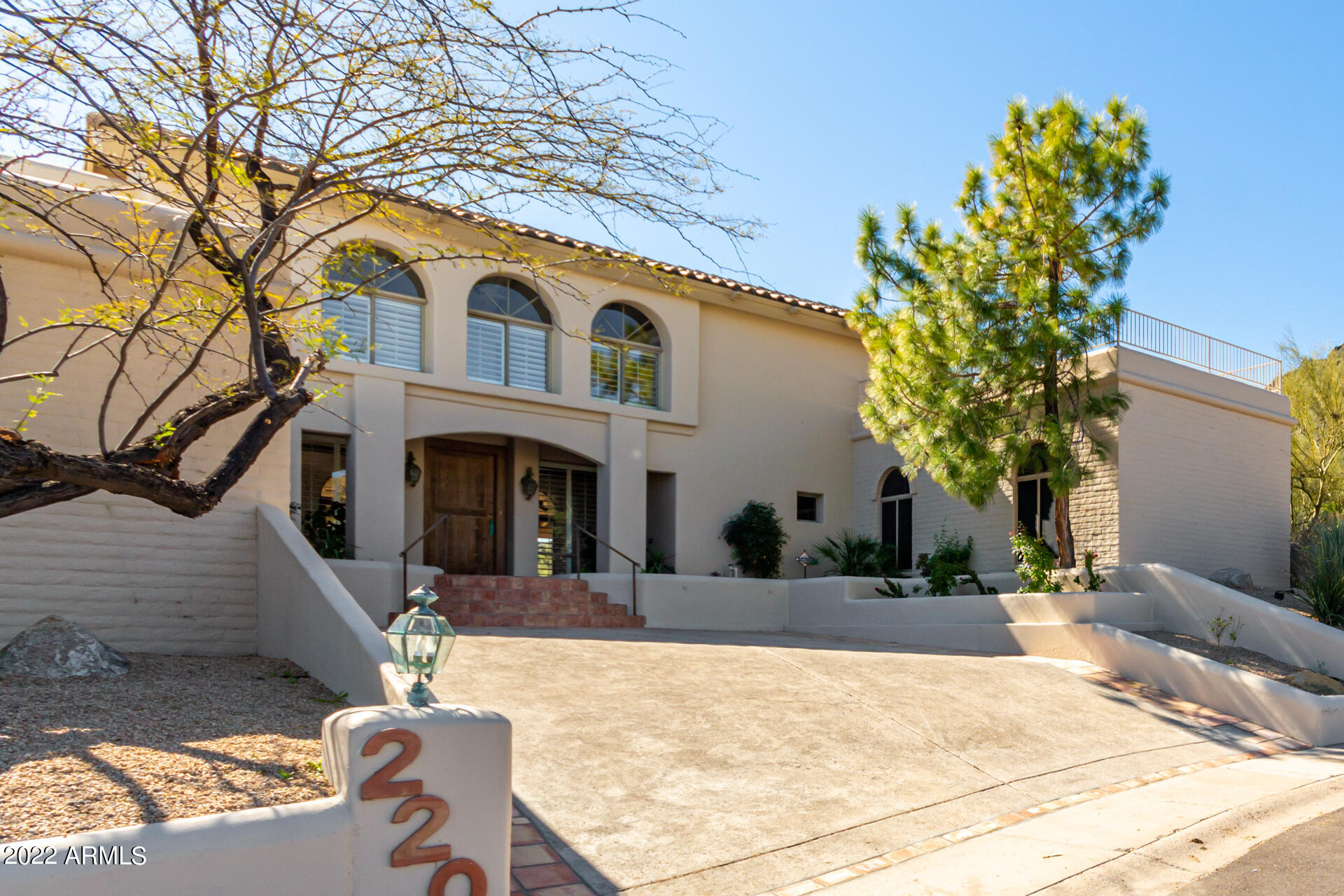 2201 East Mountain View Road Phoenix, AZ 85028 - Photo 3 of 62 0006-06 Mountain View