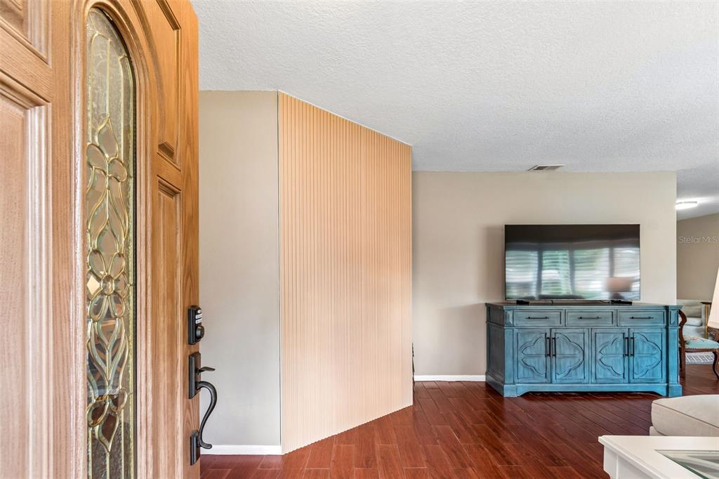 9548 123rd Way Seminole, FL 33772 - Photo 4 of 63