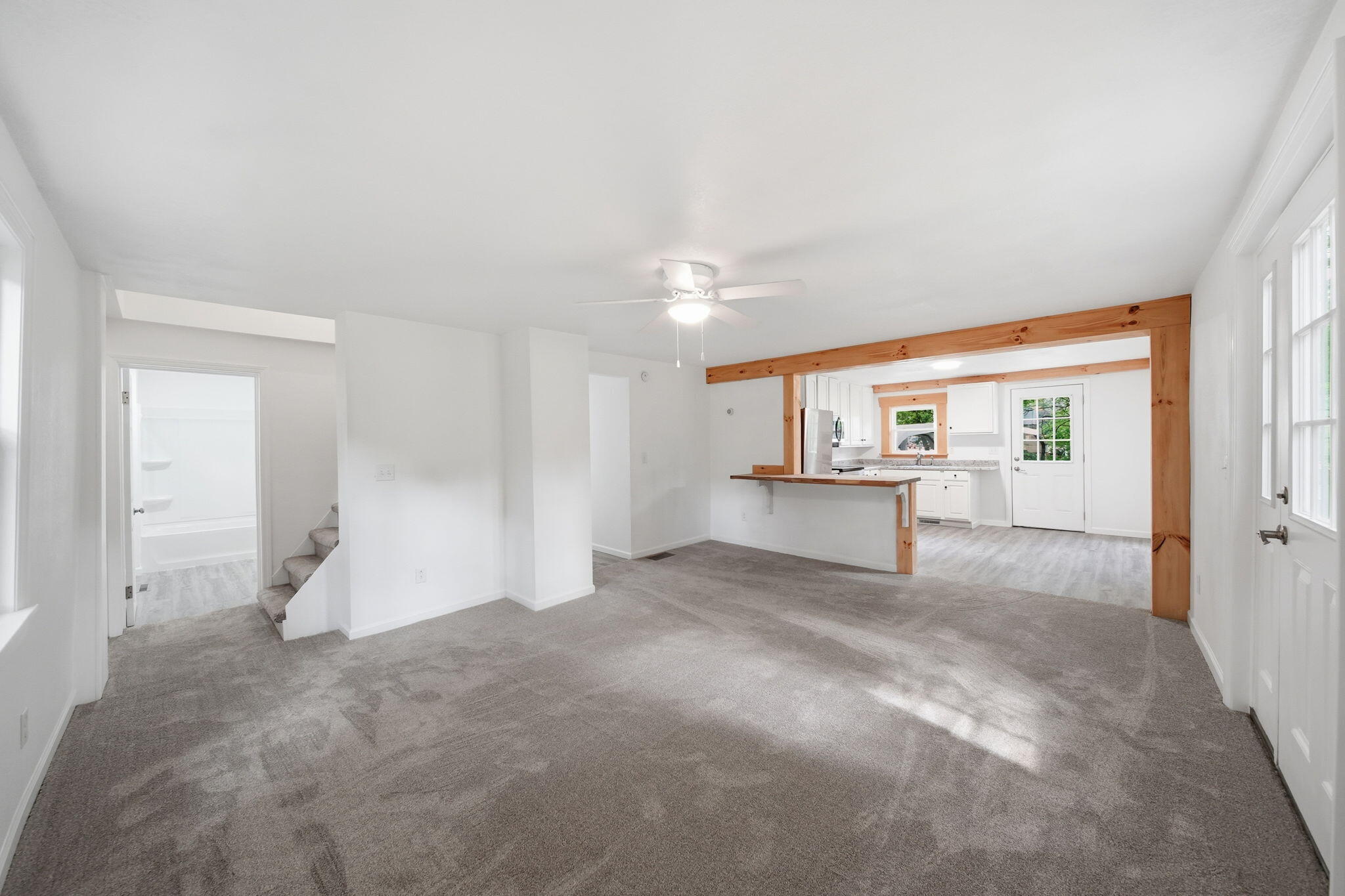 10500 Moscow Road Jonesville, MI 49250 - Photo 23 of 57 Living Room/Kitchen
