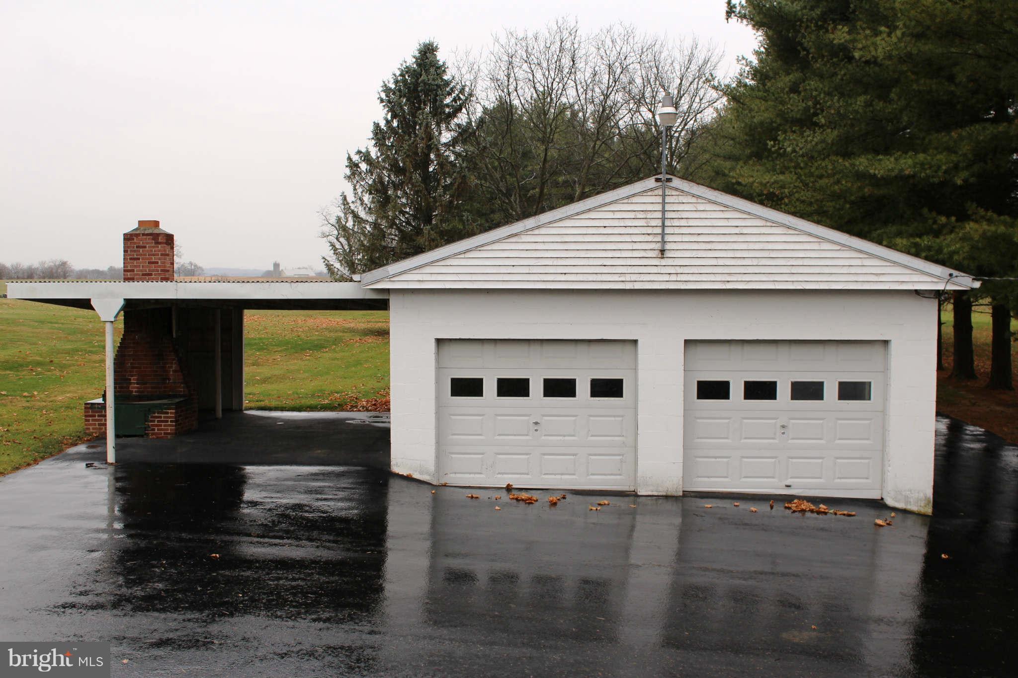16821 Fairview Road Hagerstown, MD 21740 - Photo 8 of 30 Garage