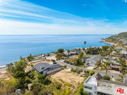 $2,850,000 | 224 Quadro Vecchio Drive, Pacific Palisades, CA 90272