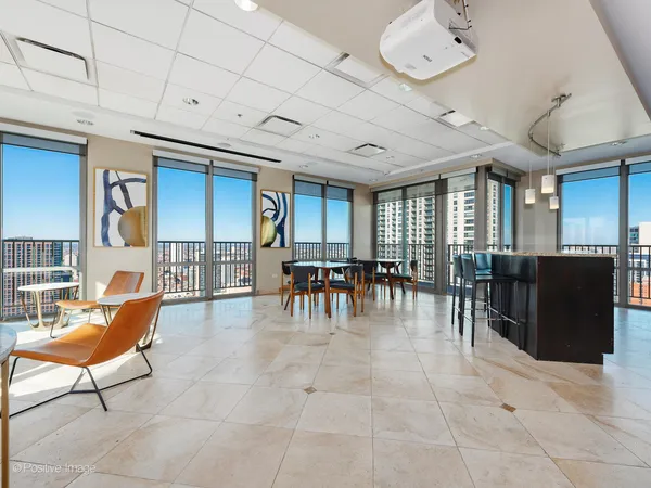 $2,900 | 2 East Erie Street, Unit 1501, Chicago, IL 60611