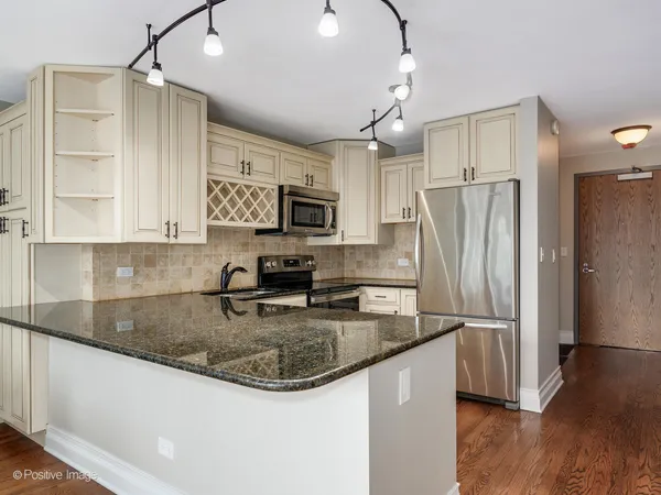 $2,900 | 2 East Erie Street, Unit 1501, Chicago, IL 60611