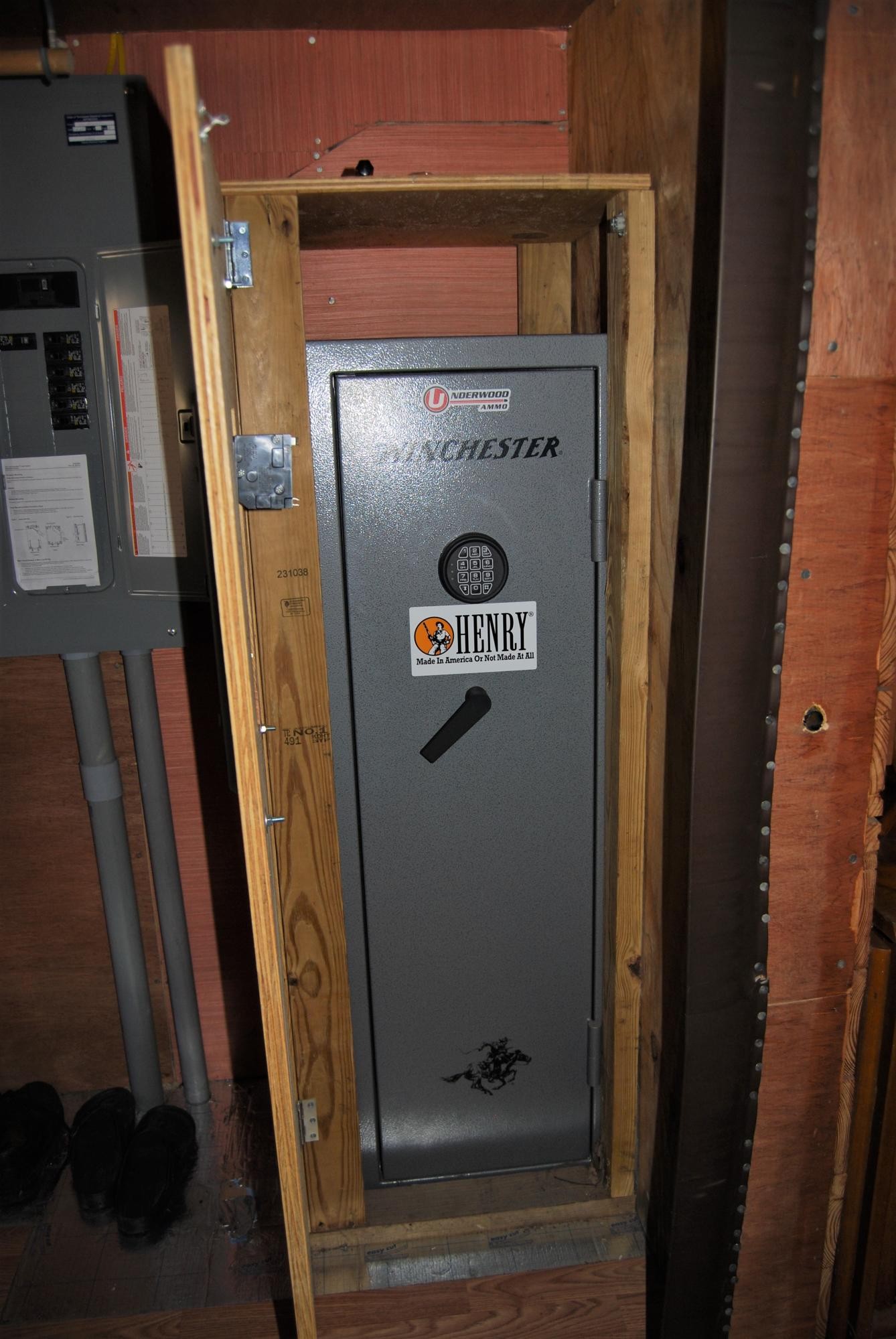 1415 Log Road Spring City, TN 37381 - Photo 34 of 34 a view of water heater room