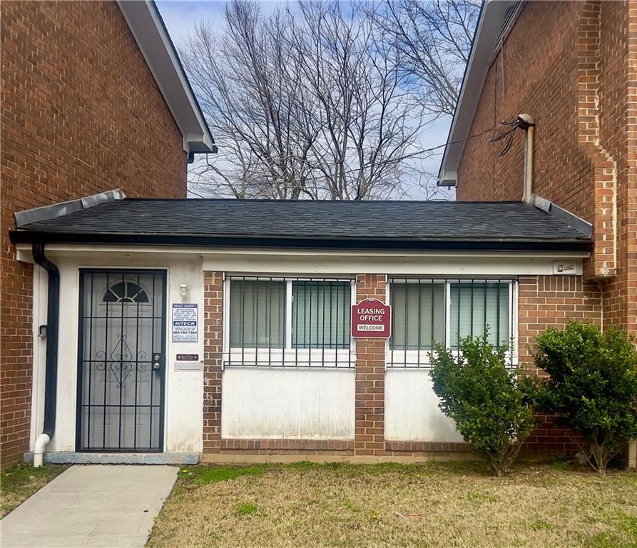 3781 Martin Luther King Junior Drive Southwest Atlanta, GA 30331 - Photo 4 of 13 a front view of a house