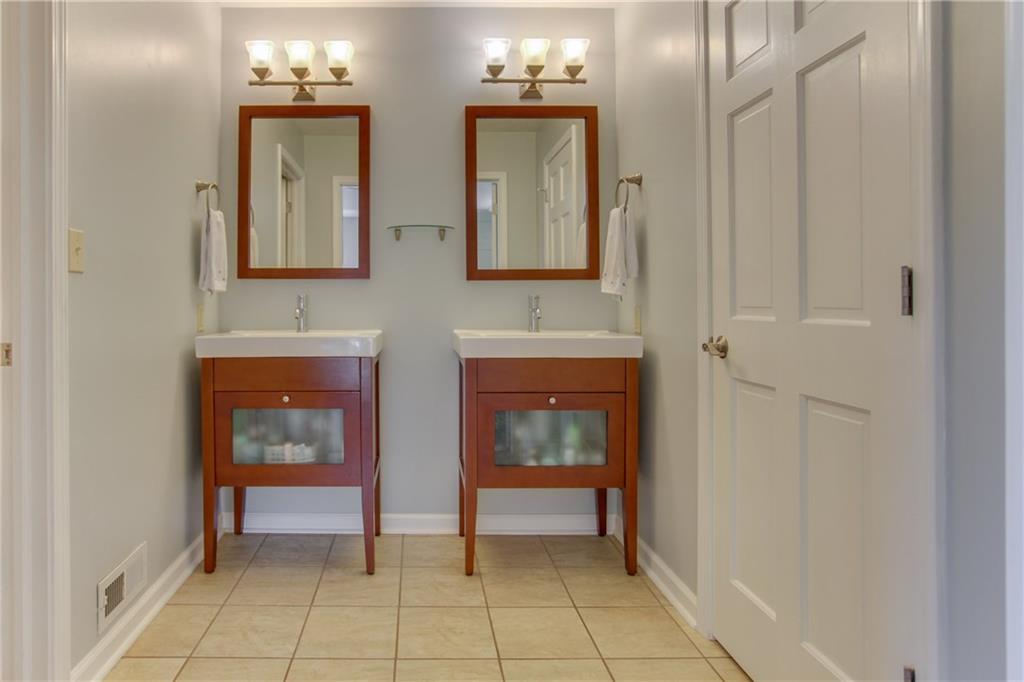 1650 Connemara Road Indianapolis, IN 46217 - Photo 13 of 21 Gallery Image 13