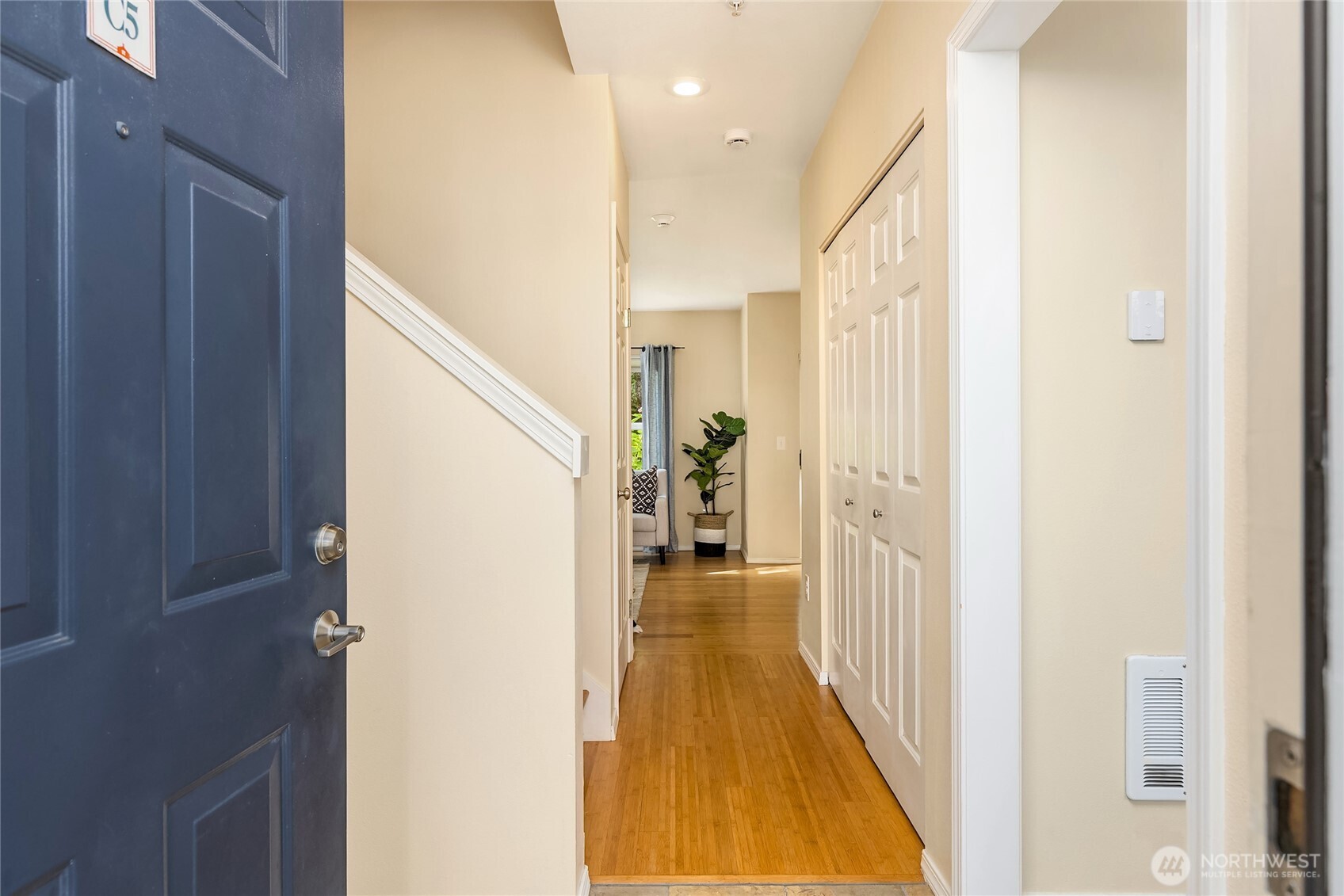 1230 Weaver Road Northwest, Unit C5 Bainbridge Island, WA 98110 - Photo 7 of 33 Gallery Image 7