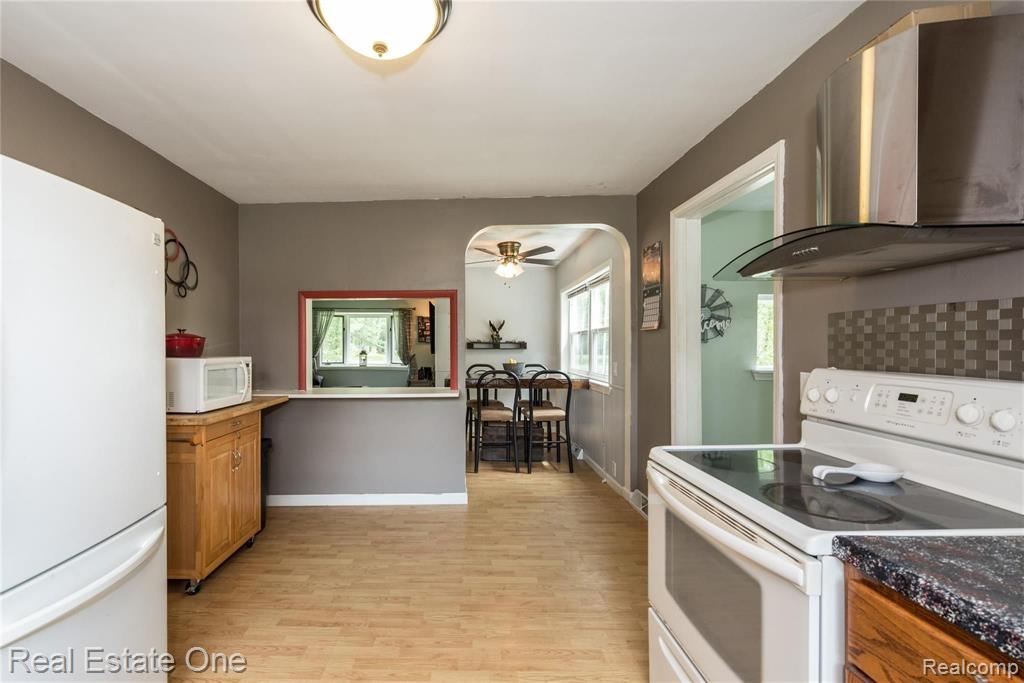 487 Henderson Road Howell, MI 48855 - Photo 11 of 27 Gallery Image 11