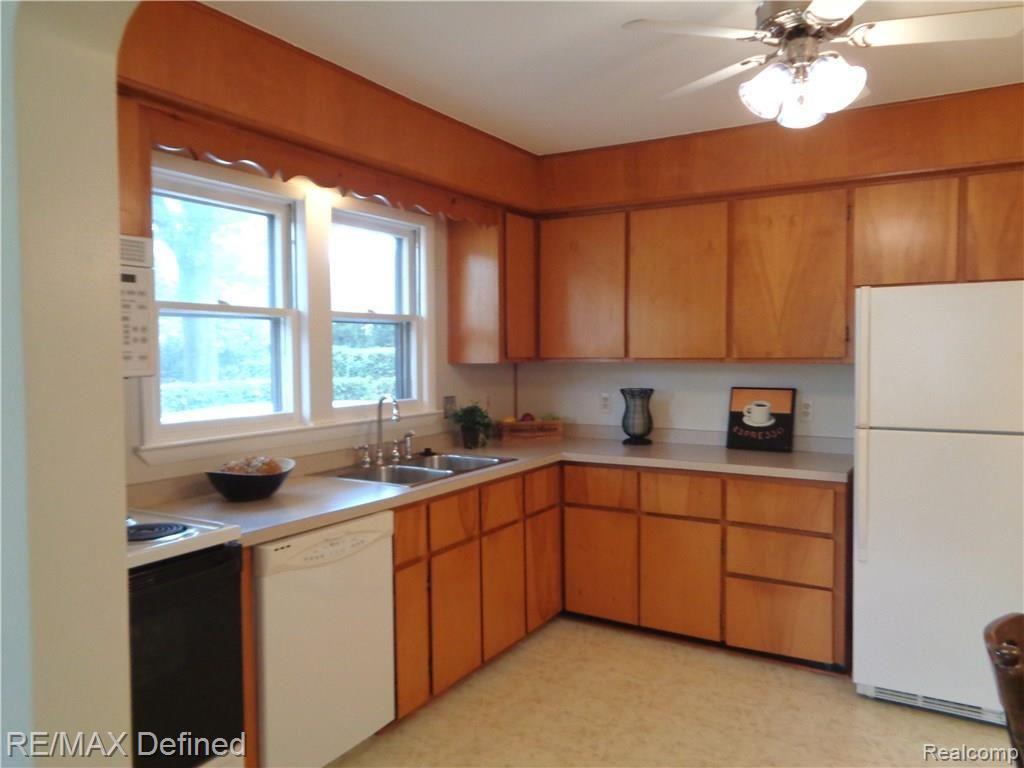 3402 Harrison Avenue Rochester Hills, MI 48307 - Photo 7 of 20