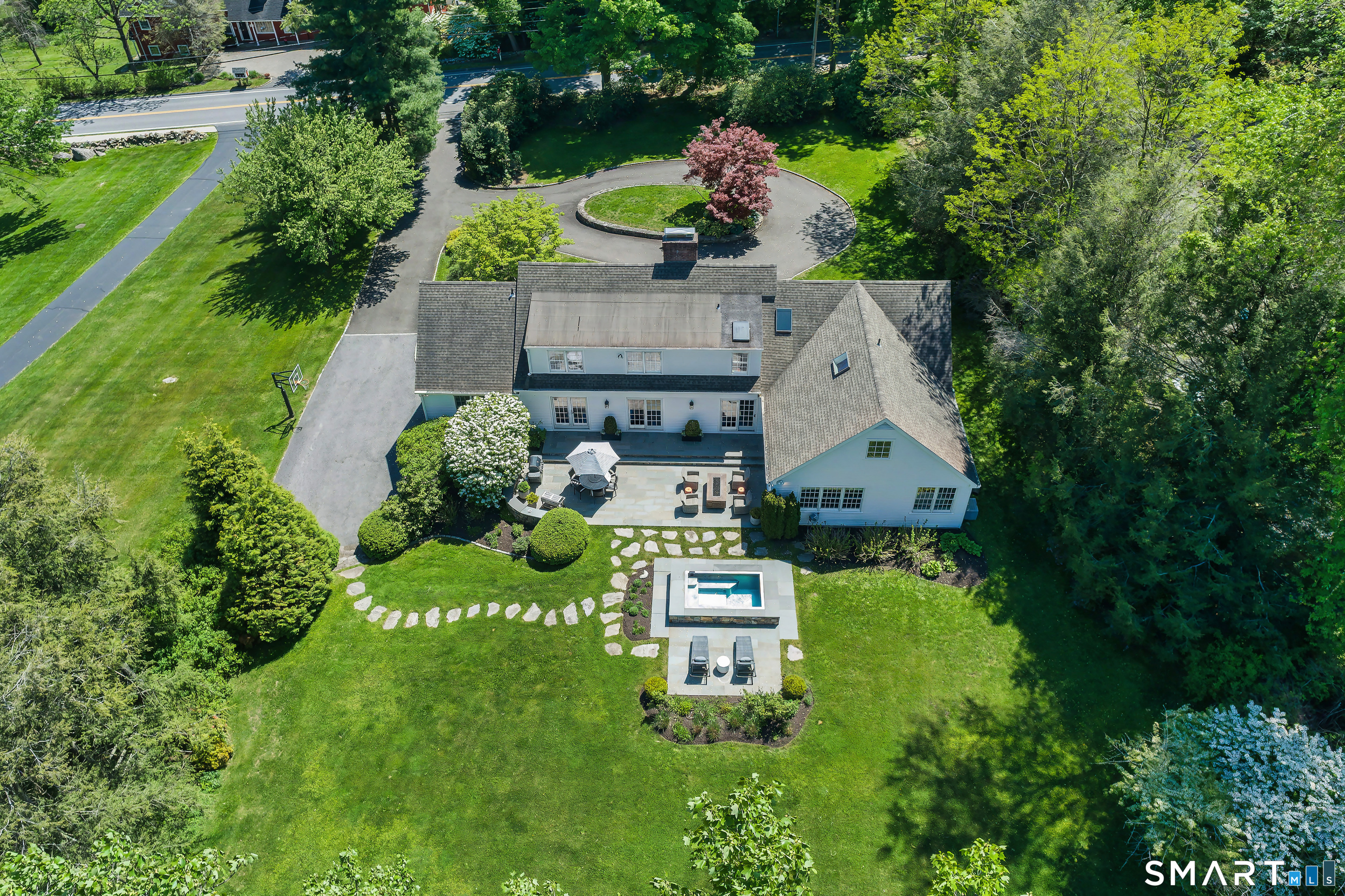 21 Branchville Road Ridgefield, CT 06877 - Photo 2 of 40