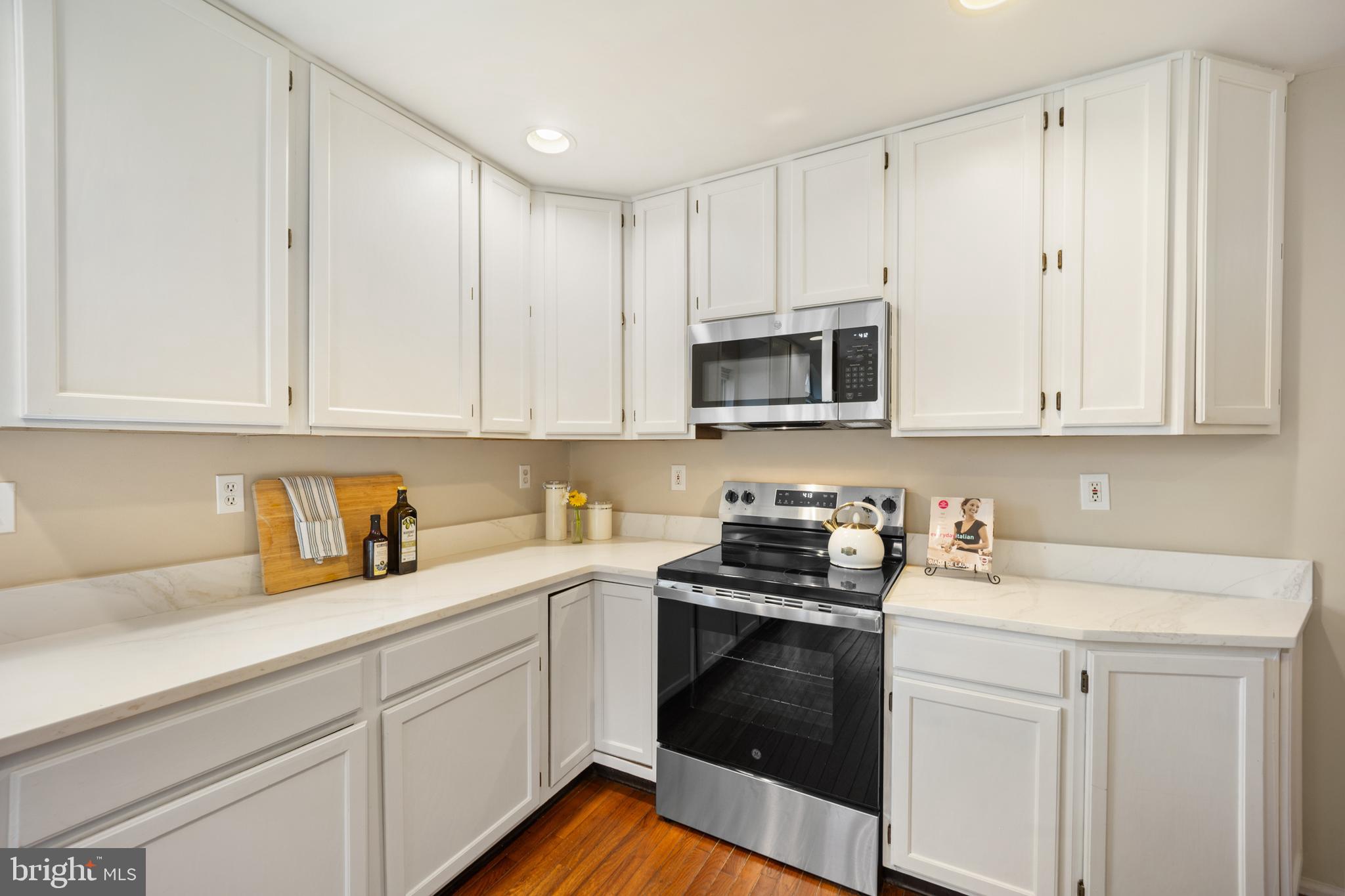 5087 Raintree Court Doylestown, PA 18902 - Photo 14 of 33 New Kitchen Stainless Steel Appliances