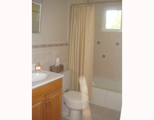 46 Pomfret Road, Unit B Narragansett, RI 02882 - Photo 4 of 8 Master Bath/Spa.