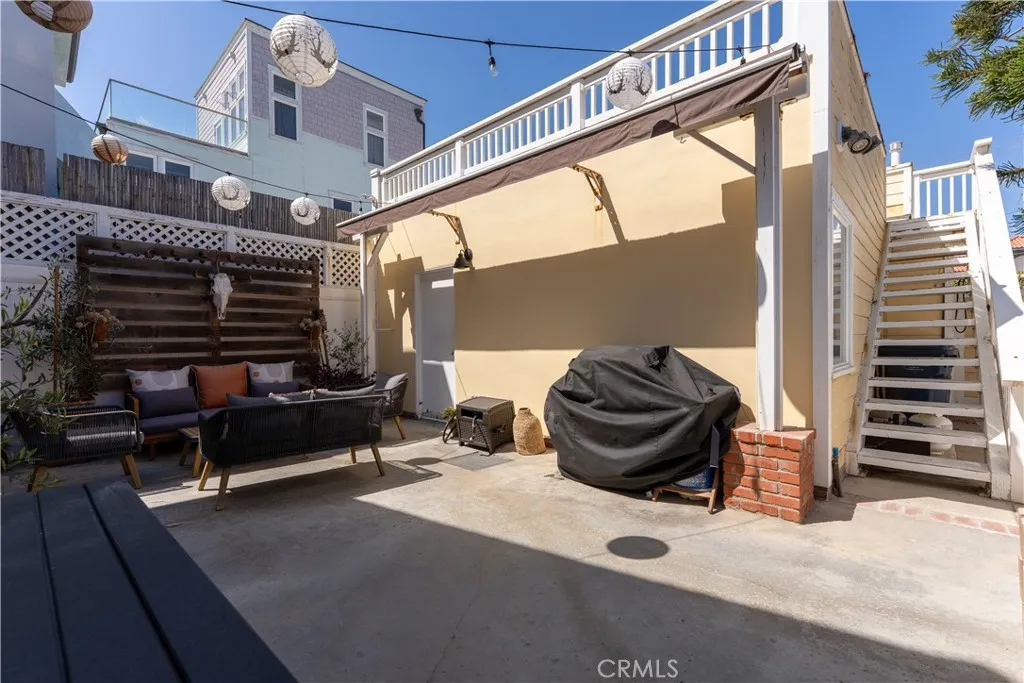 53 Surfside Avenue Surfside, CA 90743 - Photo 3 of 9
