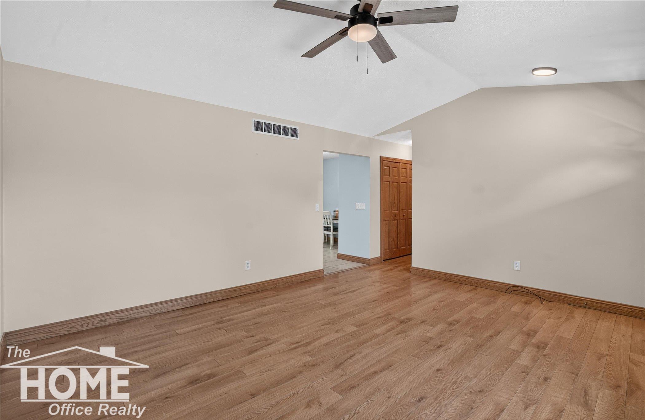422 Williams Street Perry, MI 48872 - Photo 5 of 36