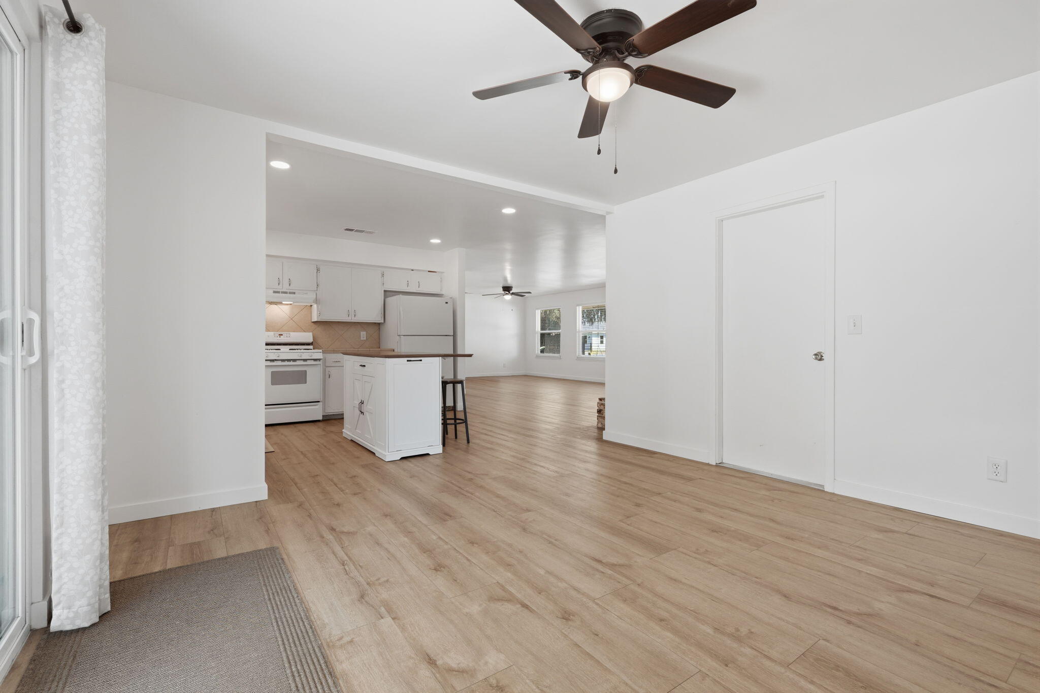 351 South Cornucopia Road Exeter, CA 93221 - Photo 15 of 54 23-351_S_Cornucopia_Rd_-_Exeter_CA_021