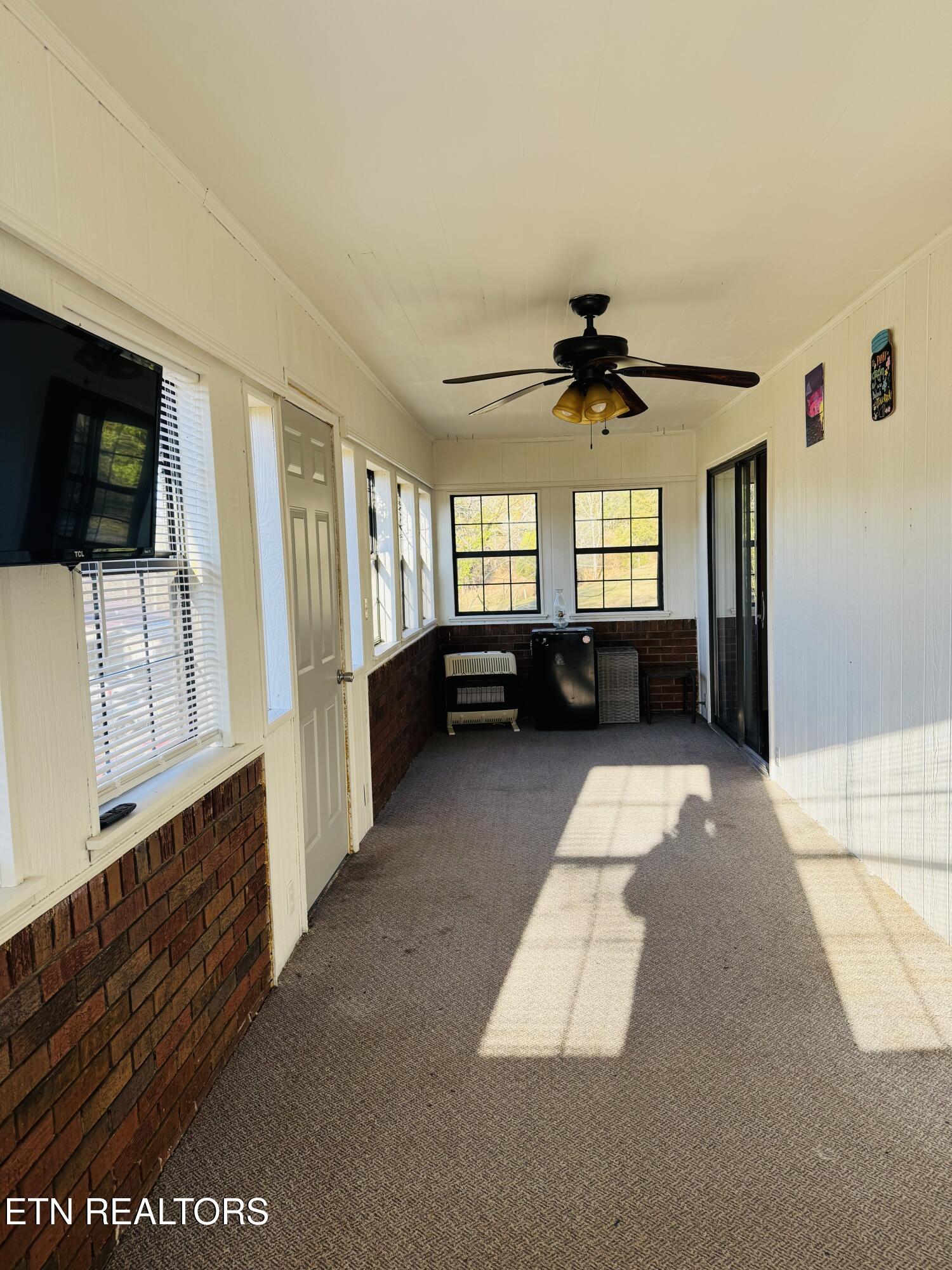 149 Hembree Lane Clinton, TN 37716 - Photo 25 of 33 IMG_3637