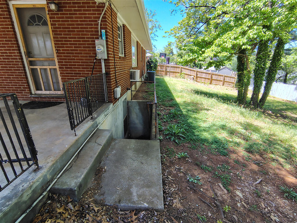5031 Showalter Road Northwest Roanoke, VA 24017 - Photo 20 of 21 a view of a backyard with pathway