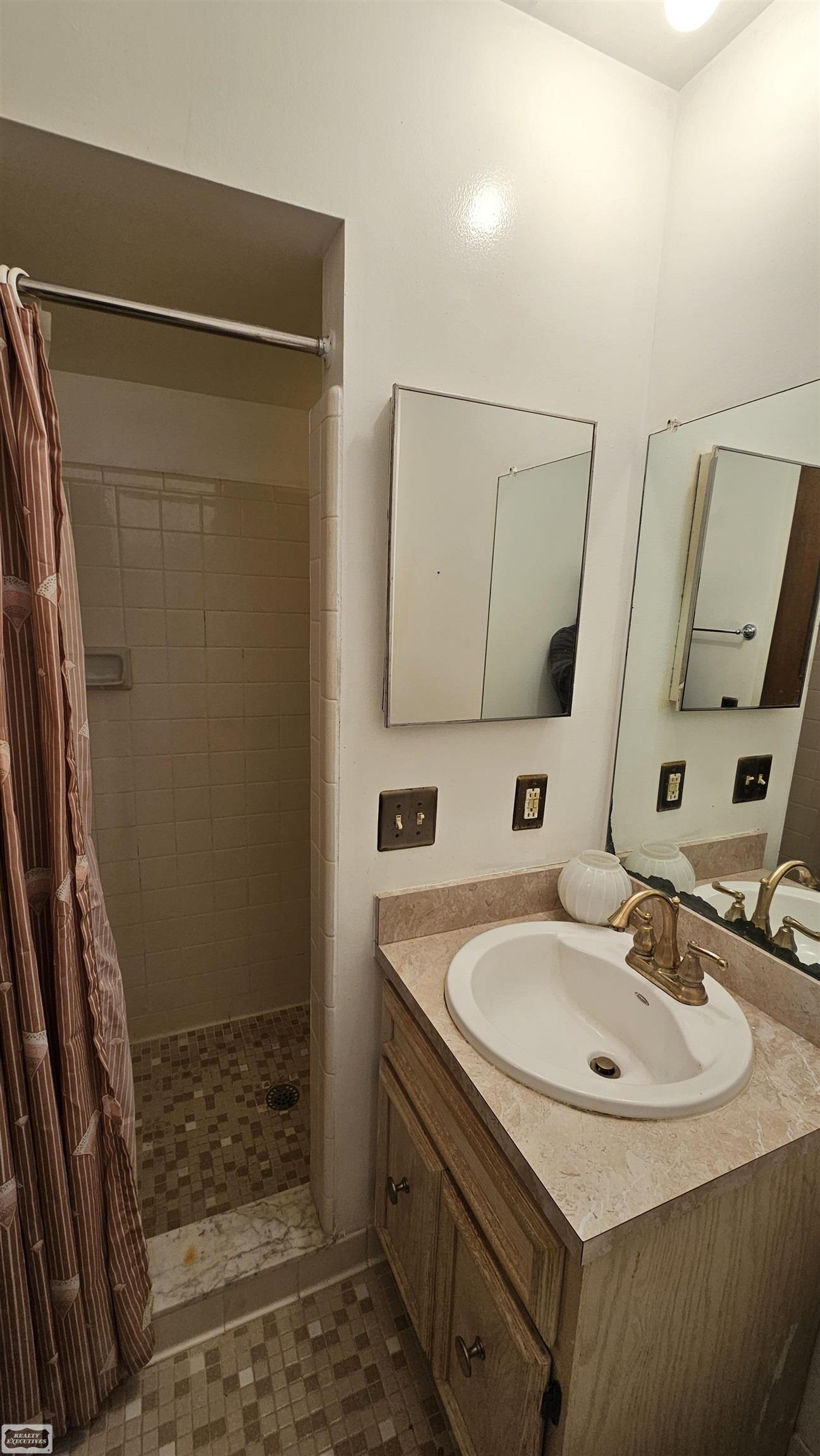 8744 Phoenix Court Warren, MI 48093 - Photo 12 of 21