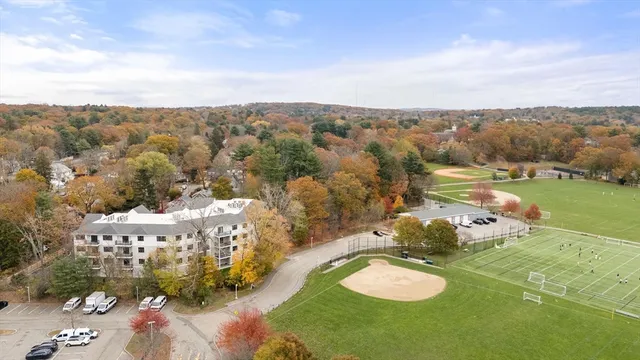 $1,599,000 | 16 Stearns Road, Unit 304, Wellesley, MA 02482