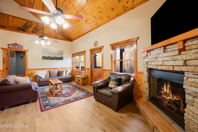 $975,000 | 225 Maranatha Way, Waynesville, NC 28785