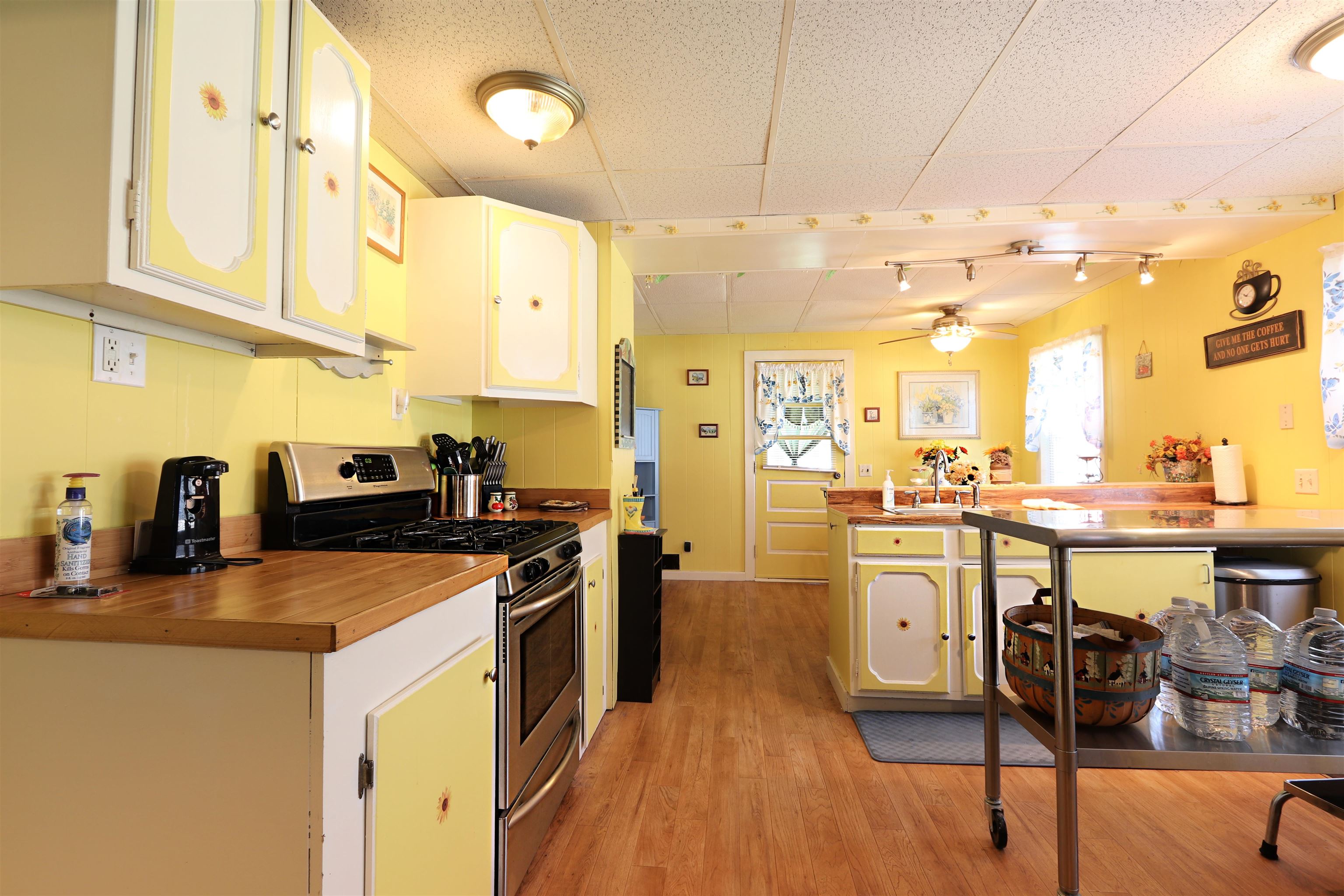 58 Jefferson Avenue Lunenburg, VT 05904 - Photo 3 of 36