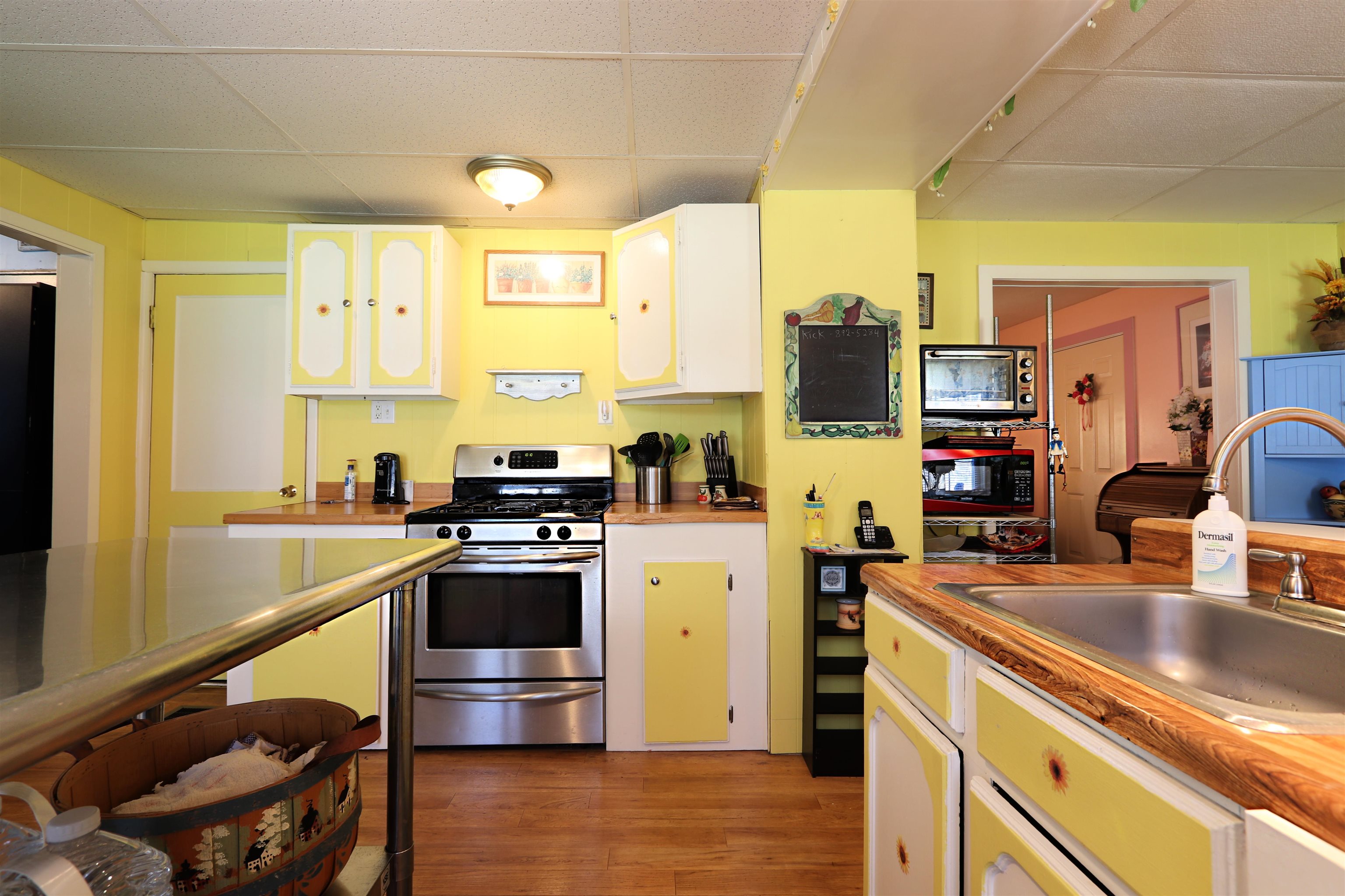 58 Jefferson Avenue Lunenburg, VT 05904 - Photo 5 of 36