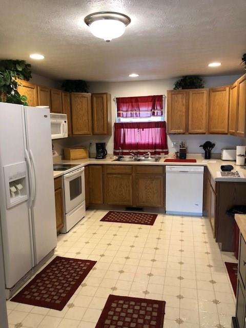 205 Rice School Road Mount Pleasant, PA 15666 - Photo 7 of 14 kitchen