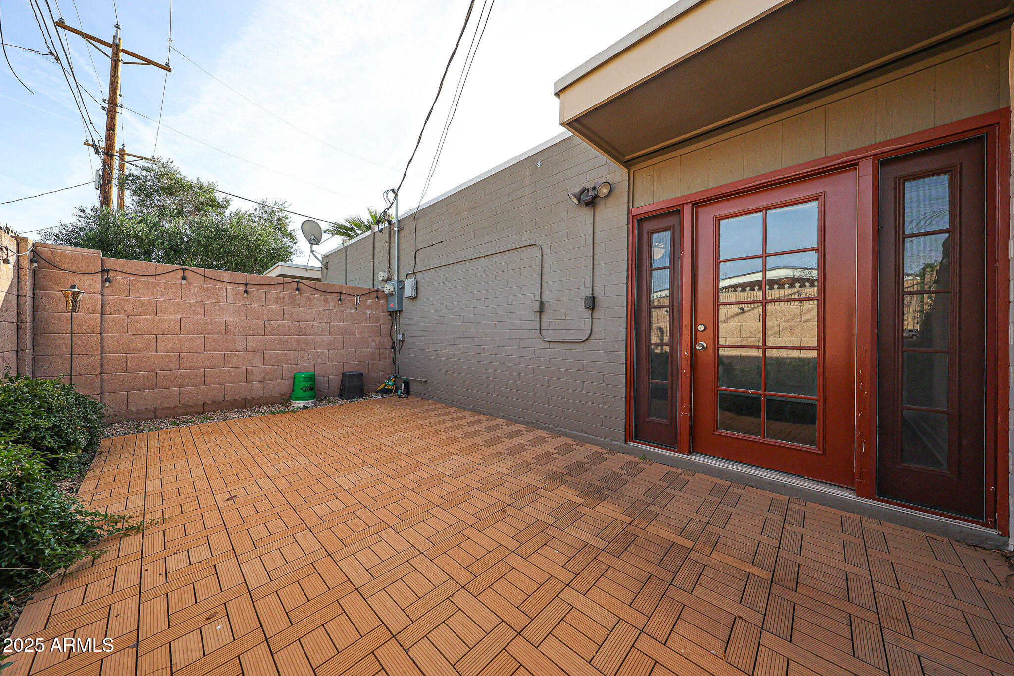 4419 North 27th Street, Unit 22 Phoenix, AZ 85016 - Photo 24 of 46 a backyard of a house