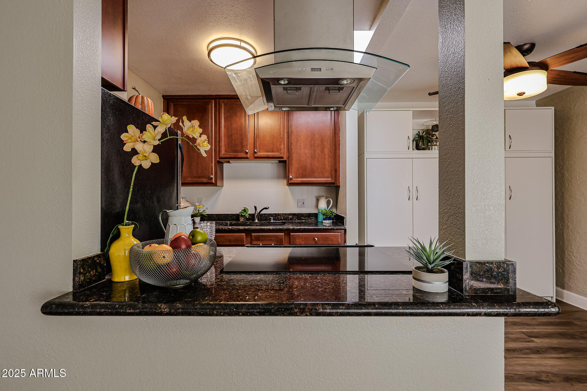 4419 North 27th Street, Unit 22 Phoenix, AZ 85016 - Photo 4 of 46 a living room with furniture and a chandelier