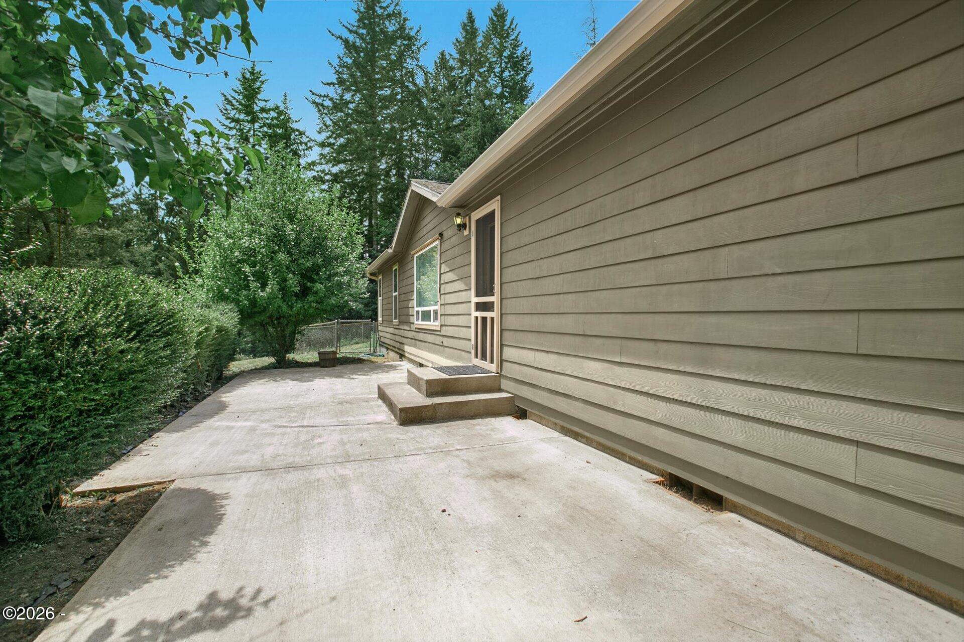3909 North Bayview Road Waldport, OR 97394 - Photo 7 of 44 Front Home Entry