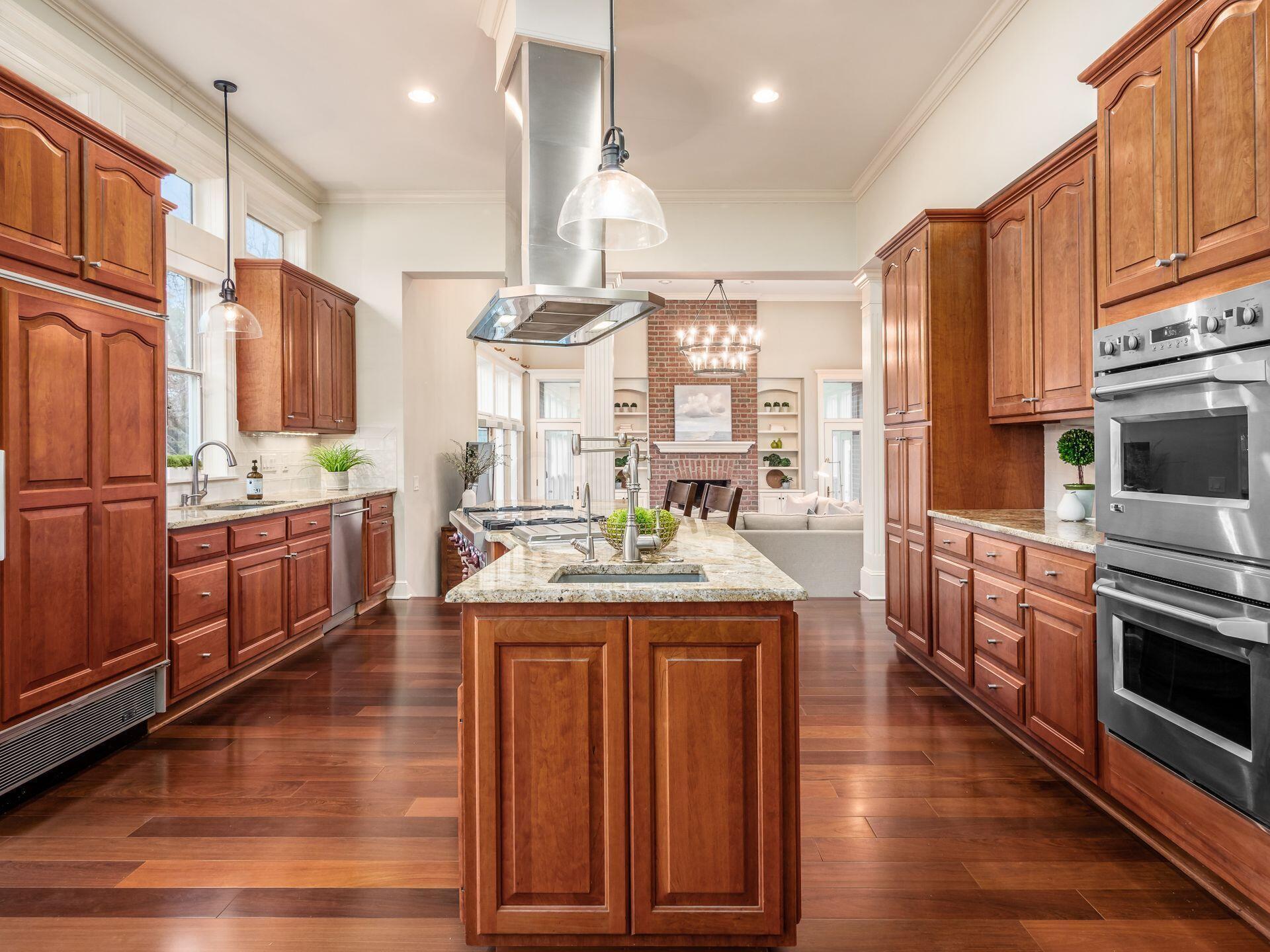 2576 Colts Neck Road Blacklick, OH 43004 - Photo 13 of 71 Kitchen w/ view of family room