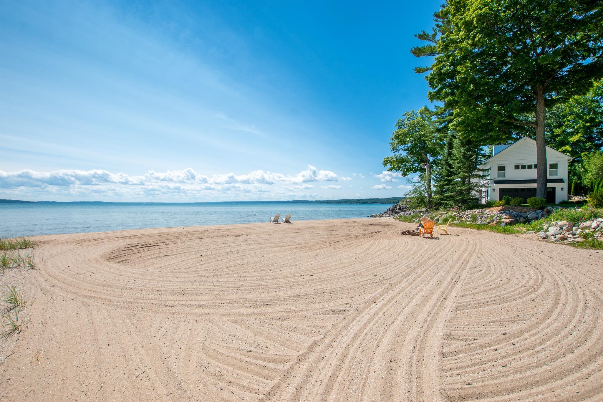 3729 South Lee Point Road Suttons Bay, MI 49682 - Photo 2 of 88 1949722-0c484028-4d8f-413a-a218-3eede13b6f3c.JPG