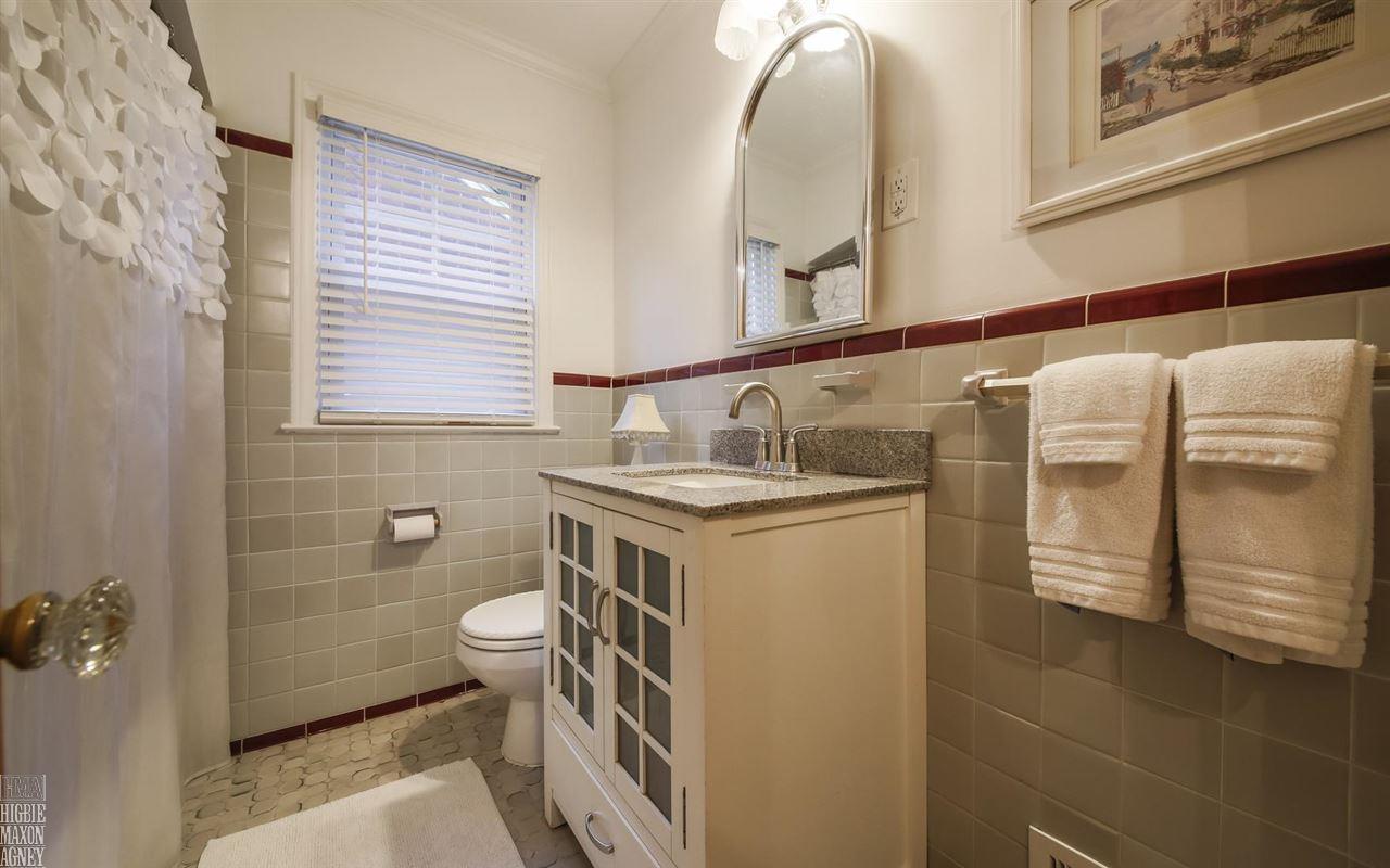 374 Kerby Road Grosse Pointe Farms, MI 48236 - Photo 15 of 21