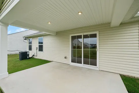 a view of a yard in front of house