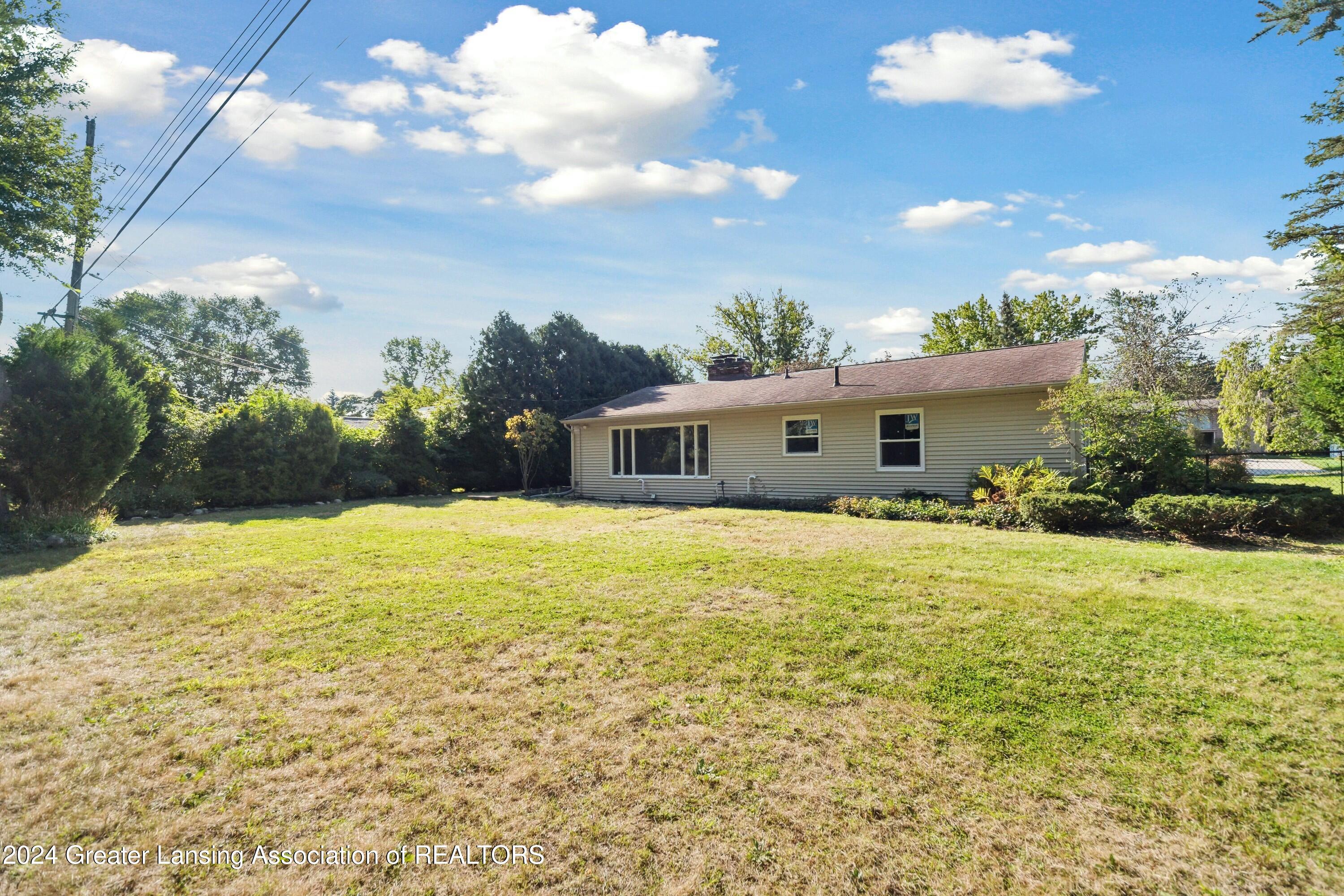 2826 North Cambridge Road Lansing, MI 48911 - Photo 32 of 33 tempImageXxxTrE